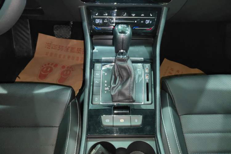 Used Skoda Superb 2019 TSI280 DSG Comfort Edition Gear Lever