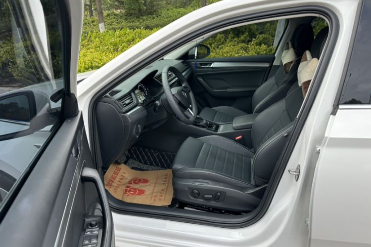 Used Skoda Superb 2019 Facelifted TSI280 DSG Comfort Edition Interior 10
