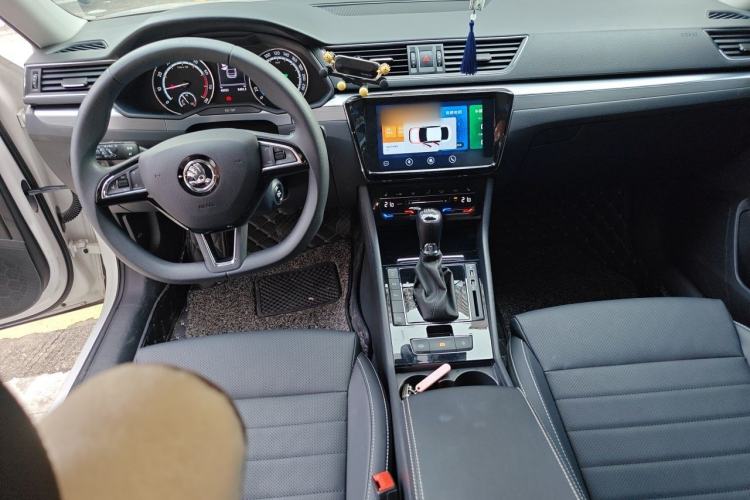 Used Skoda Superb 2019 Facelifted TSI280 DSG Comfort Edition Interior 2