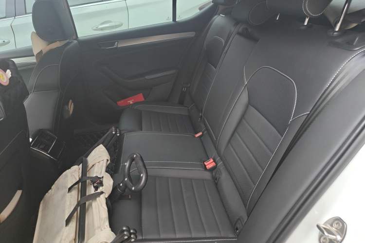 Used Skoda Superb 2019 Facelifted TSI280 DSG Comfort Edition Interior 4