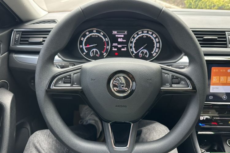 Used Skoda Superb 2019 Facelifted TSI280 DSG Comfort Edition Interior 6
