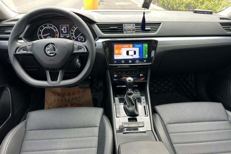 Used Skoda Superb 2019 Facelifted TSI280 DSG Comfort Edition Interior 8