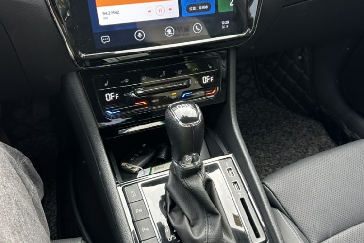 Used Skoda Superb 2019 Facelifted TSI280 DSG Comfort Edition Interior 9