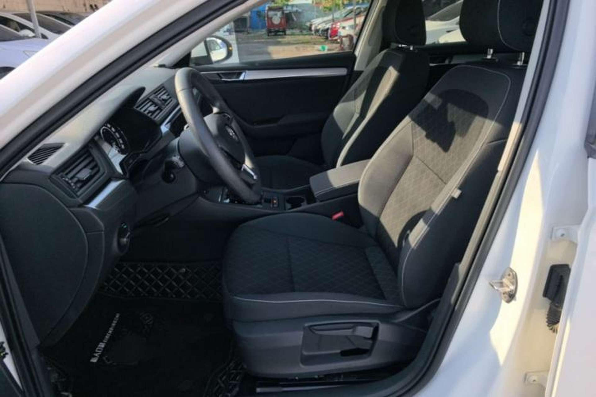 Used Skoda Superb 2019 TSI280 DSG Standard Edition Left Front Seat