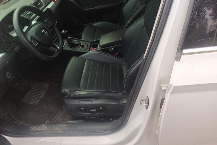 Used Skoda Superb 2019 Facelifted TSI280 DSG Comfort Edition Left Front Seat