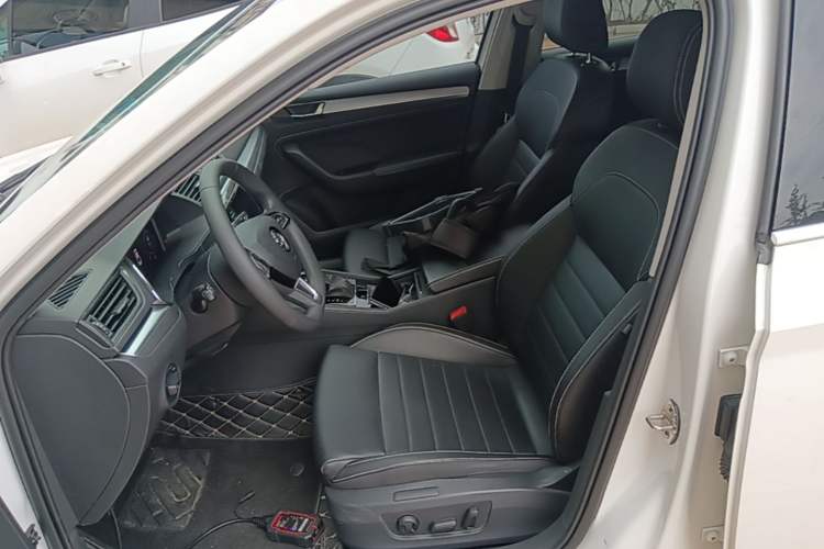 Used Skoda Superb 2019 TSI280 DSG Comfort Edition Left Front Seat