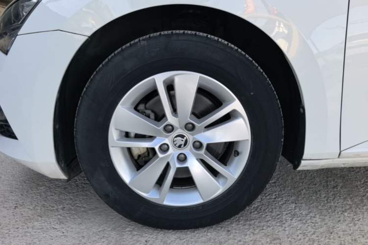 Used Skoda Superb 2019 TSI280 DSG Standard Edition Left Front Wheel Hub
