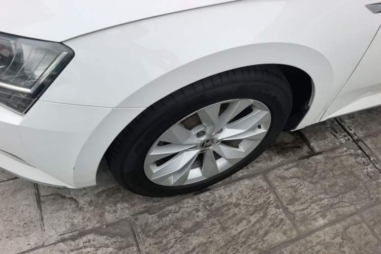 Used Skoda Superb 2019 TSI280 DSG Comfort Edition Left Front Wheel Hub