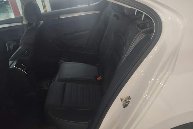 Used Skoda Superb 2019 Restyled TSI330 DSG Comfort Edition Left Rear Seat