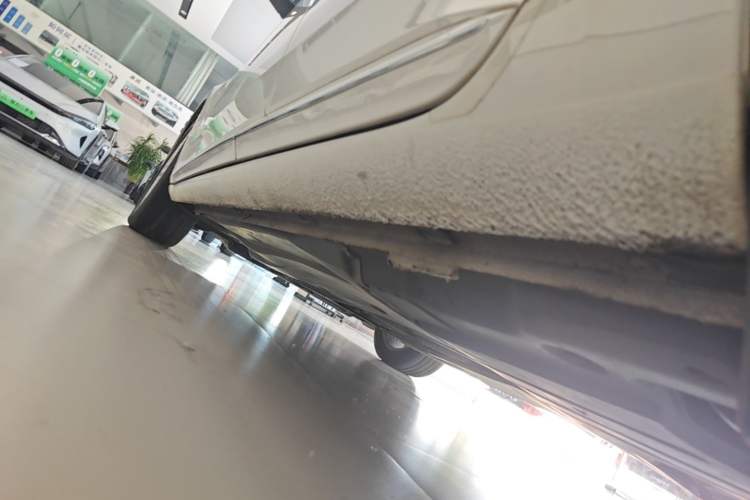 Used Skoda Superb 2019 Restyled TSI330 DSG Comfort Edition Left Side Sill