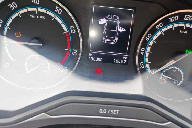 Used Skoda Superb 2019 TSI280 DSG Comfort Edition Odometer Close Up