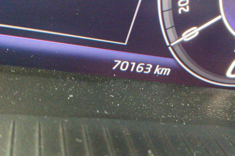 Used Skoda Superb 2019 TSI330 DSG Luxury Edition Odometer Close Up