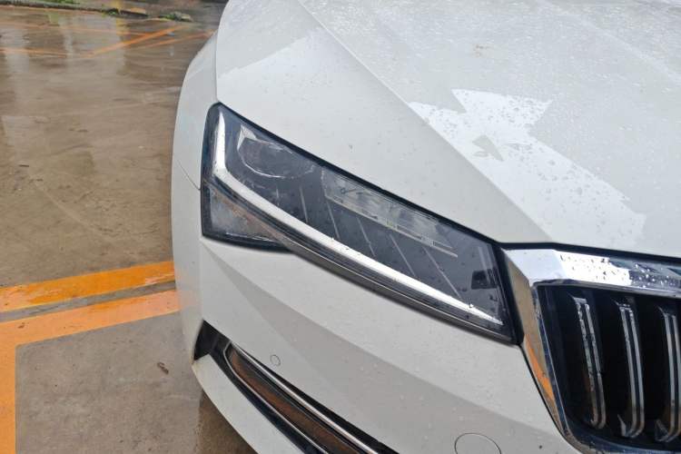 Used Skoda Superb 2019 TSI330 DSG Comfort Edition Right Front Headlight