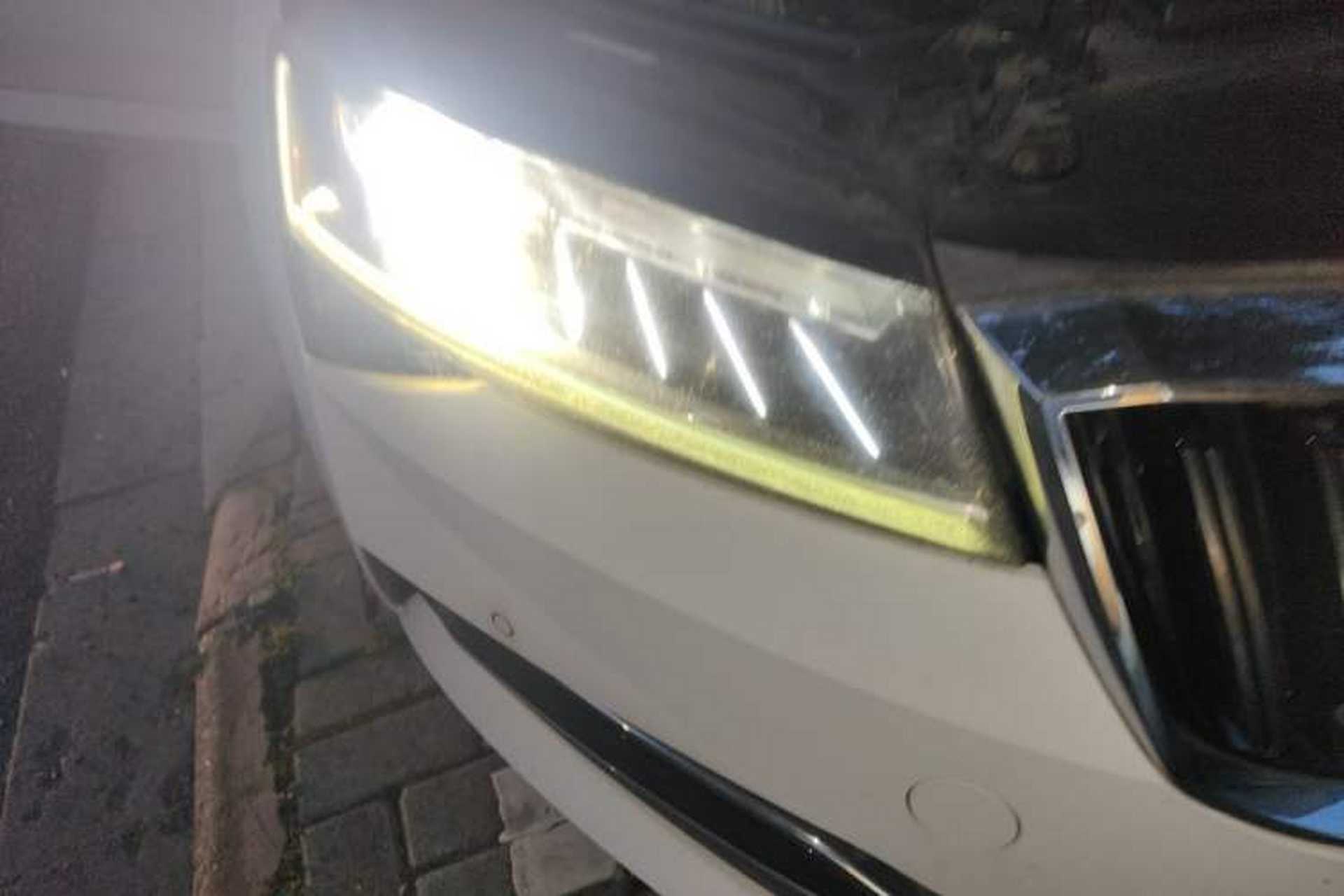 Used Skoda Superb 2019 Restyled TSI330 DSG Comfort Edition Right Front Headlight