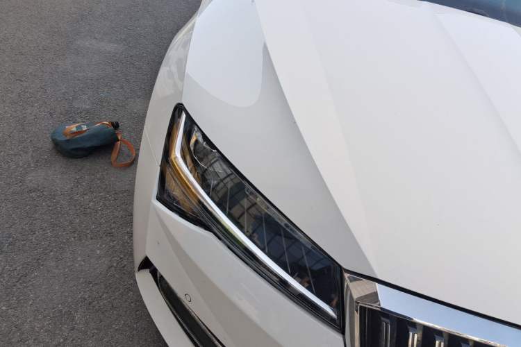 Used Skoda Superb 2019 Restyled TSI330 DSG Comfort Edition Right Front Headlight