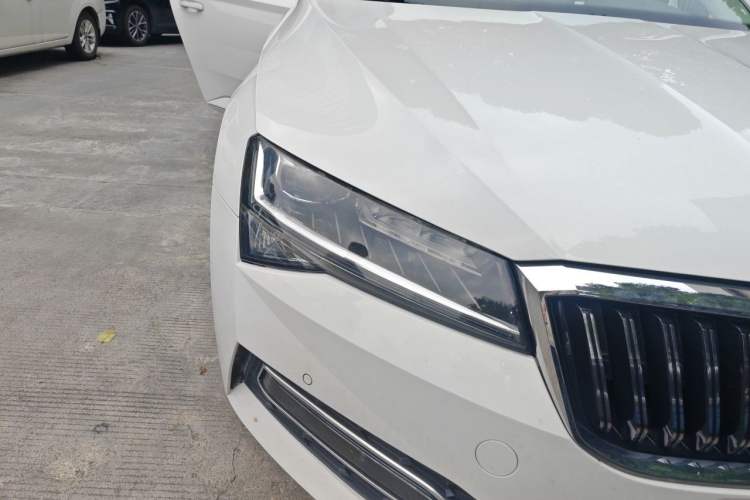 Used Skoda Superb 2019 TSI280 DSG Comfort Edition Right Front Headlight