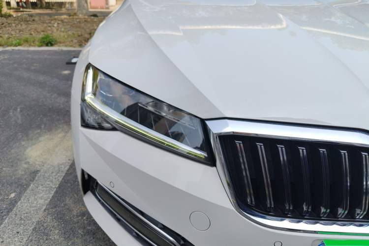 Used Skoda Superb 2019 TSI280 DSG Comfort Edition Right Front Headlight