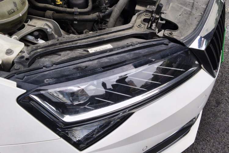 Used Skoda Superb 2019 TSI330 DSG Luxury Edition Right Front Headlight