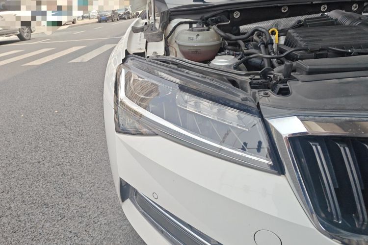 Used Skoda Superb 2019 Facelifted TSI280 DSG Comfort Edition Right Front Headlight