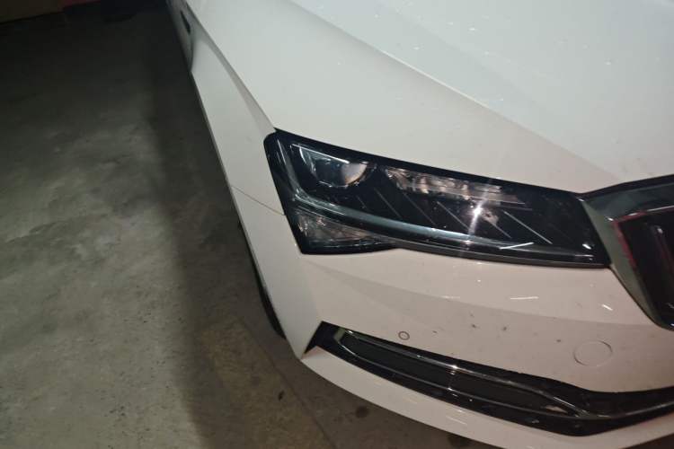 Used Skoda Superb 2019 Restyled TSI330 DSG Comfort Edition Right Front Headlight