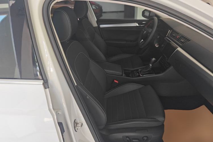Used Skoda Superb 2019 Restyled TSI330 DSG Comfort Edition Right Front Seat