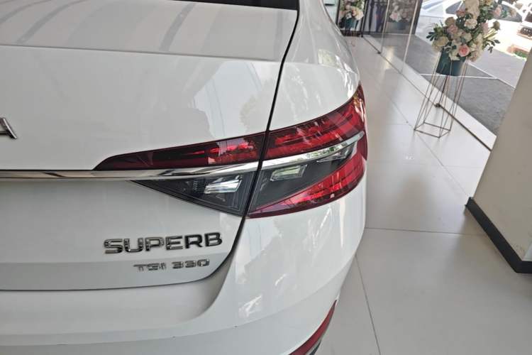 Used Skoda Superb 2019 Restyled TSI330 DSG Comfort Edition Right Rear Taillight