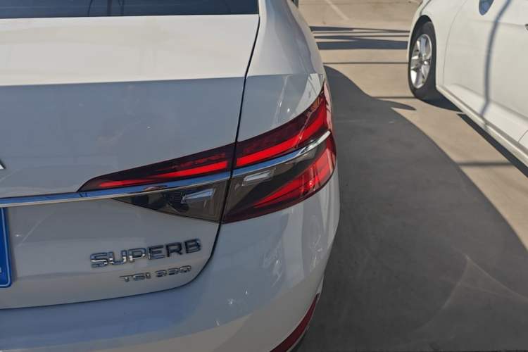 Used Skoda Superb 2019 Restyled TSI330 DSG Comfort Edition Right Rear Taillight