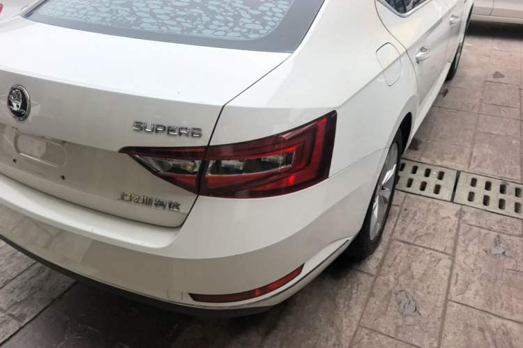 Used Skoda Superb 2019 TSI280 DSG Comfort Edition Right Rear Taillight