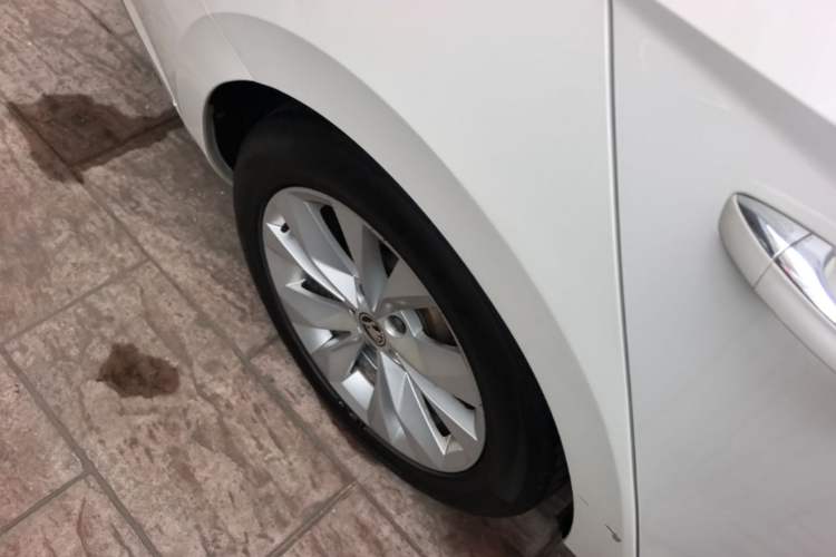 Used Skoda Superb 2019 TSI280 DSG Comfort Edition Right Rear Wheel Hub