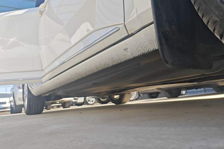 Used Skoda Superb 2019 Restyled TSI330 DSG Comfort Edition Right Side Sill