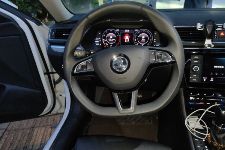 Used Skoda Superb 2019 Restyled TSI330 DSG Comfort Edition Steering Wheel