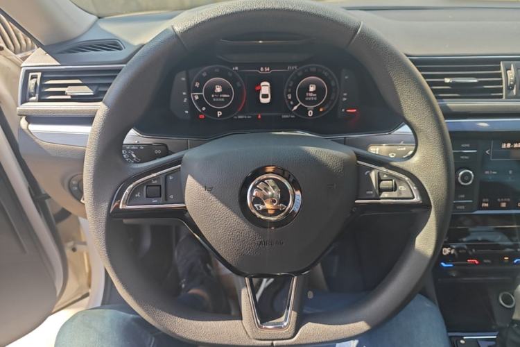 Used Skoda Superb 2019 Restyled TSI330 DSG Comfort Edition Steering Wheel