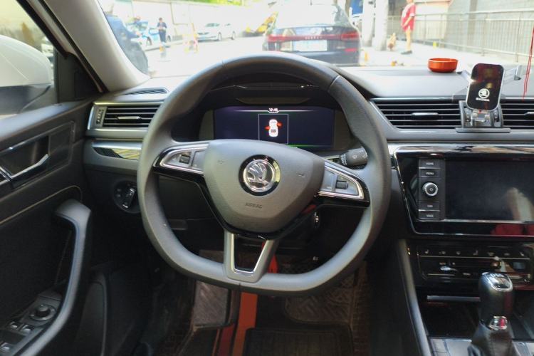 Used Skoda Superb 2019 Restyled TSI330 DSG Comfort Edition Steering Wheel