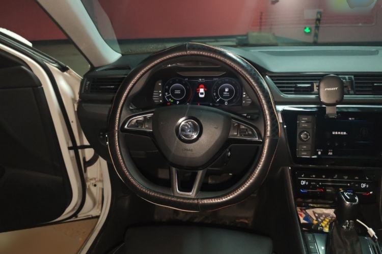 Used Skoda Superb 2019 Restyled TSI330 DSG Comfort Edition Steering Wheel