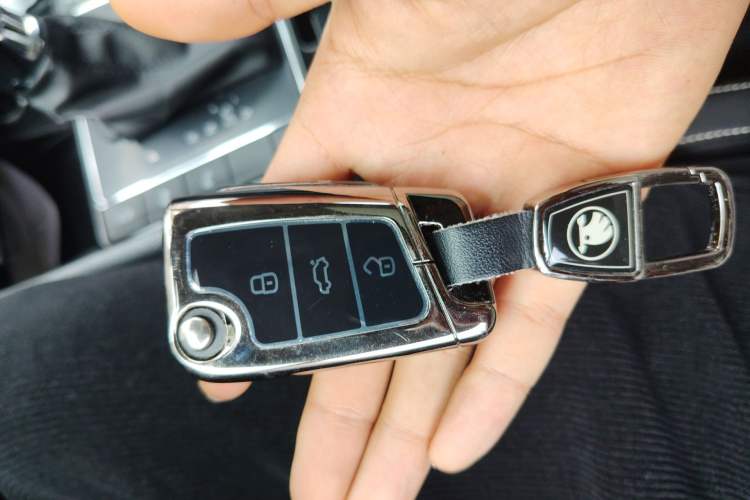Used Skoda Superb 2019 TSI280 DSG Comfort Edition Vehicle Key