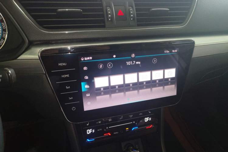Used Skoda Superb 2019 Facelifted TSI280 DSG Comfort Edition Audio And AC Panel
