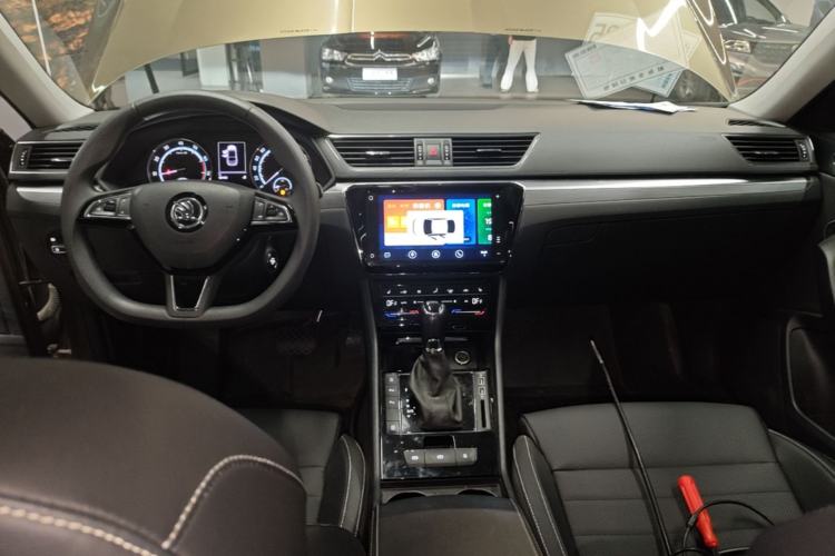 Used Skoda Superb 2019 TSI280 DSG Comfort Edition Center Console