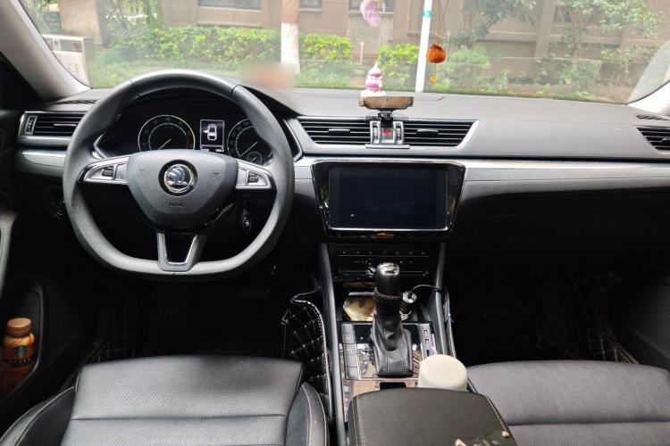 Used Skoda Superb 2019 TSI280 DSG Comfort Edition Center Console