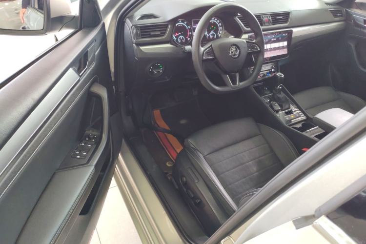 Used Skoda Superb 2019 Facelifted TSI280 DSG Comfort Edition Driver Seat