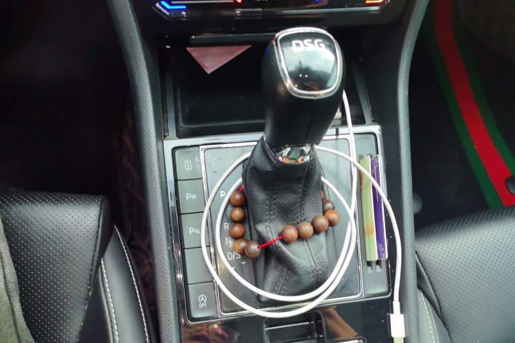 Used Skoda Superb 2019 Restyled TSI330 DSG Comfort Edition Gear Lever