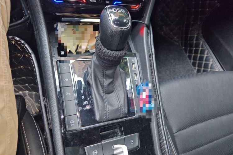 Used Skoda Superb 2019 TSI280 DSG Comfort Edition Gear Lever