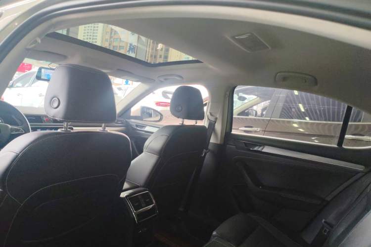 Used Skoda Superb 2019 Facelifted TSI280 DSG Comfort Edition Headliner