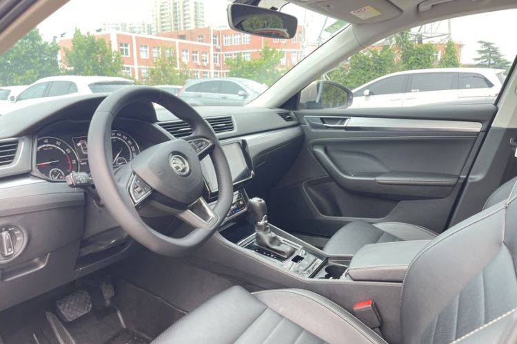 Used Skoda Superb 2019 TSI280 DSG Comfort Edition Interior 10