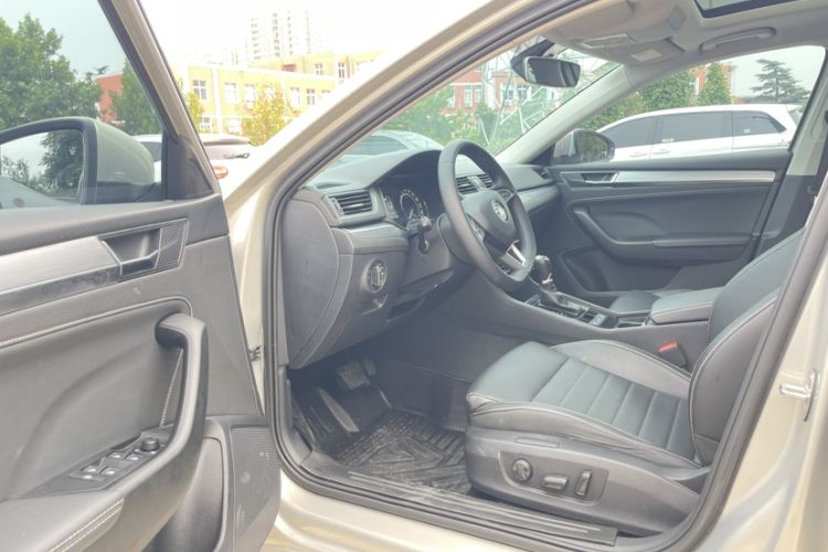 Used Skoda Superb 2019 TSI280 DSG Comfort Edition Interior 11