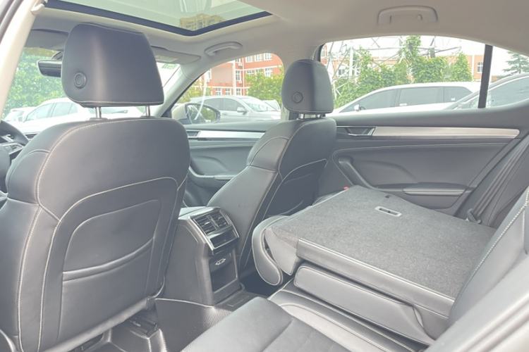 Used Skoda Superb 2019 TSI280 DSG Comfort Edition Interior 12