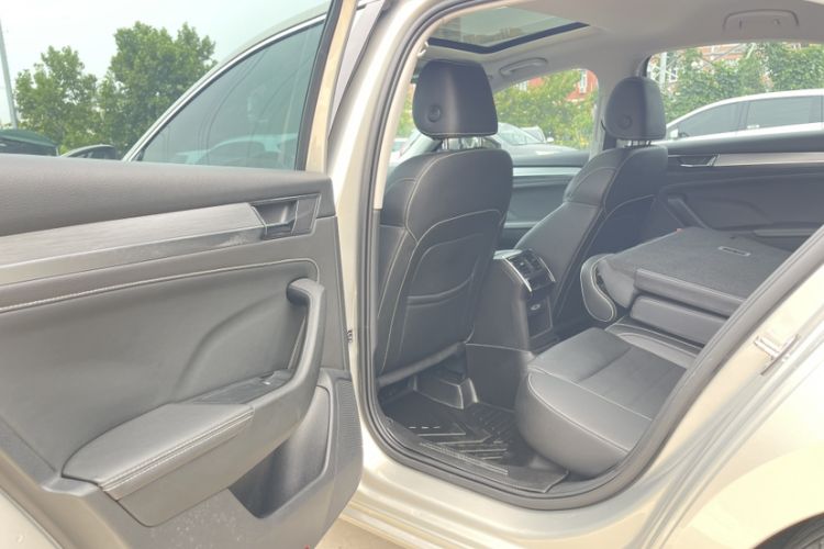 Used Skoda Superb 2019 TSI280 DSG Comfort Edition Interior 14