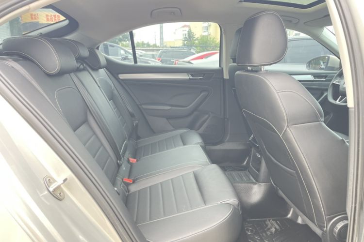 Used Skoda Superb 2019 TSI280 DSG Comfort Edition Interior 2