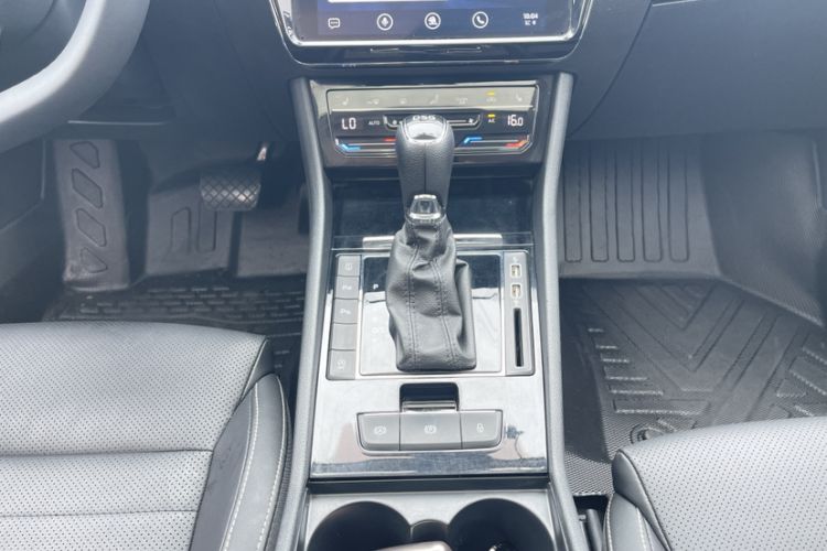 Used Skoda Superb 2019 TSI280 DSG Comfort Edition Interior 4