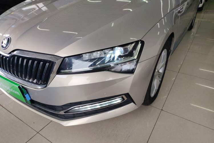 Used Skoda Superb 2019 Facelifted TSI280 DSG Comfort Edition Left Front Headlight