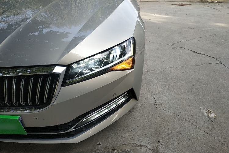 Used Skoda Superb 2019 Facelifted TSI280 DSG Comfort Edition Left Front Headlight